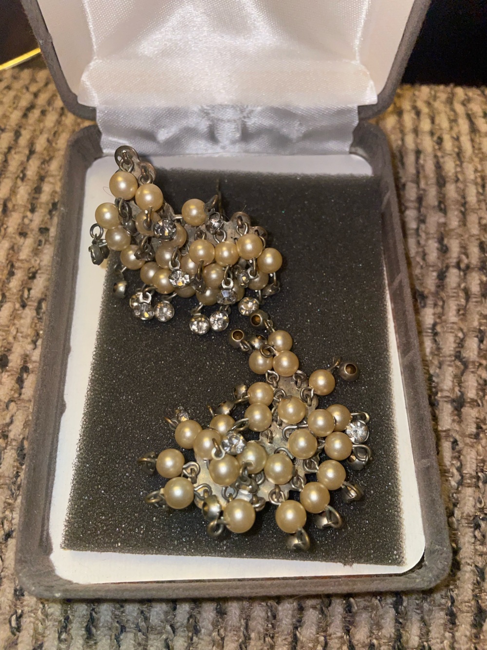 Vintage Pearl Clip-On Earrings in Cream and Gold